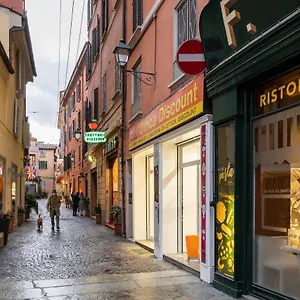 Fusari A Piazza Maggiore By Wonderful Italy Bolonia